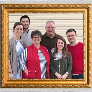 Meet your Posher, Lora